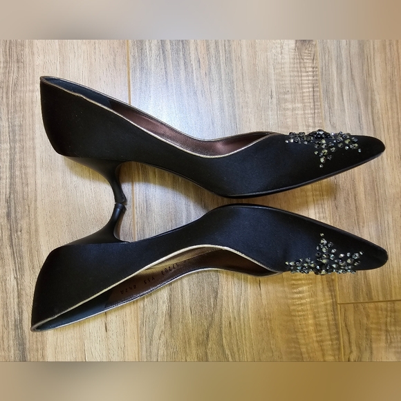Salvatore Ferragamo satin heels with crystals - Picture 4 of 15